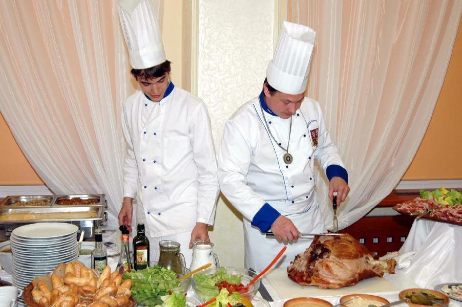 Hotel Bila Ruze بايسك المظهر الخارجي الصورة