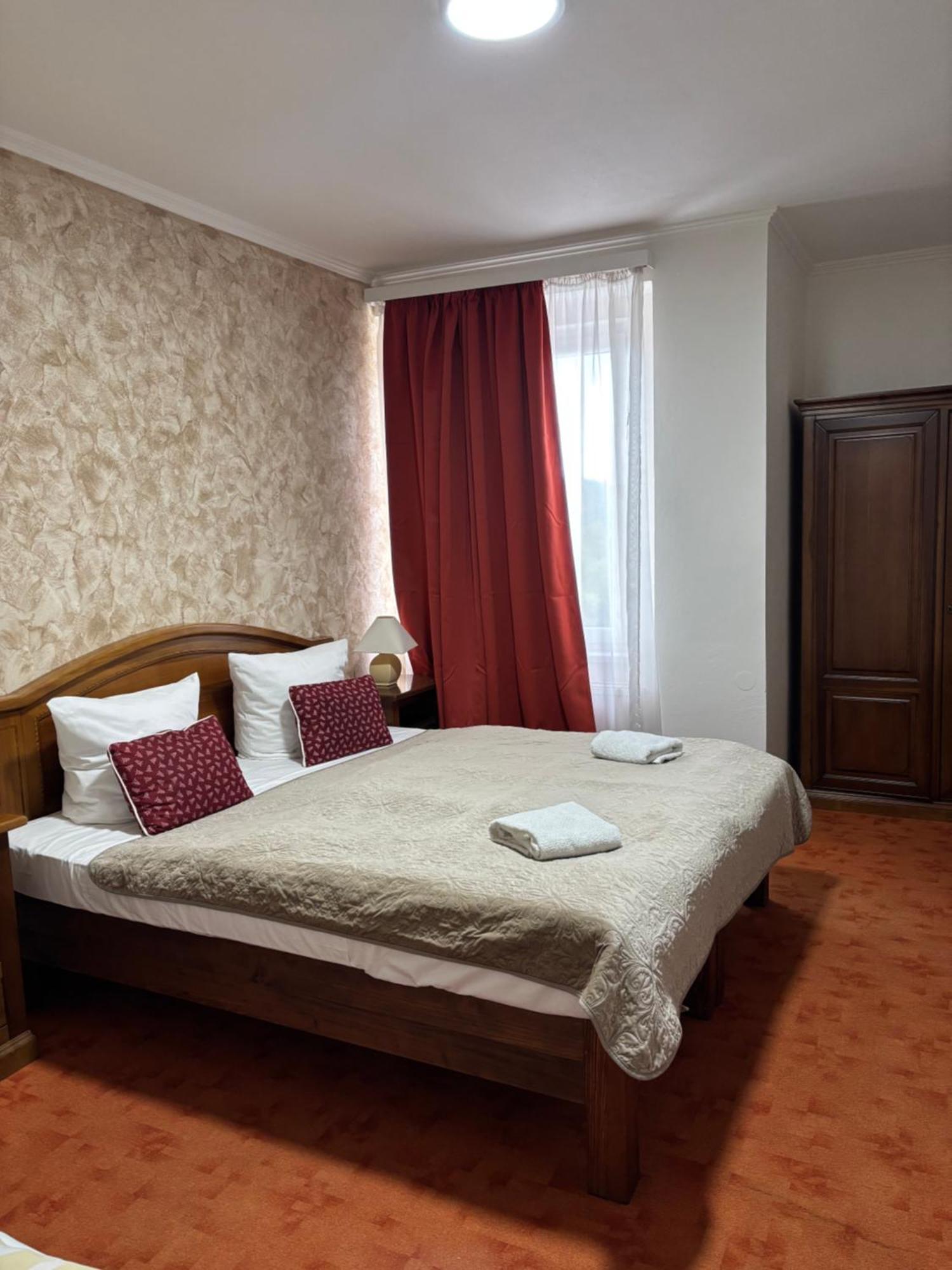 Hotel Bila Ruze بايسك المظهر الخارجي الصورة