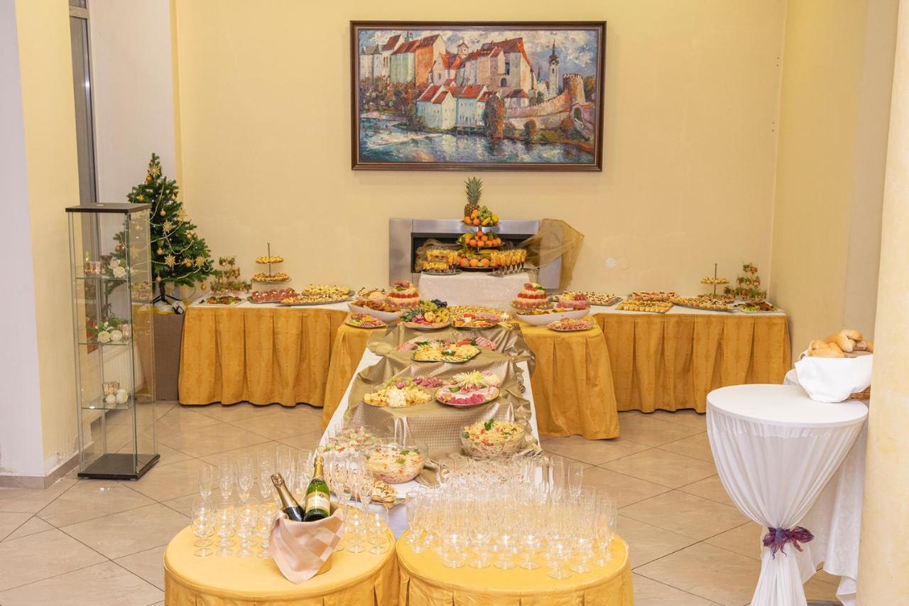 Hotel Bila Ruze بايسك المظهر الخارجي الصورة